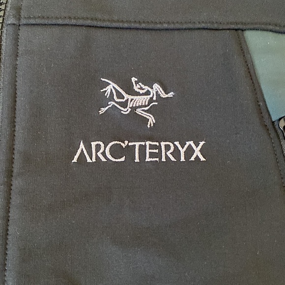 Arc’teryx Light Jacket - Picture 2 of 4